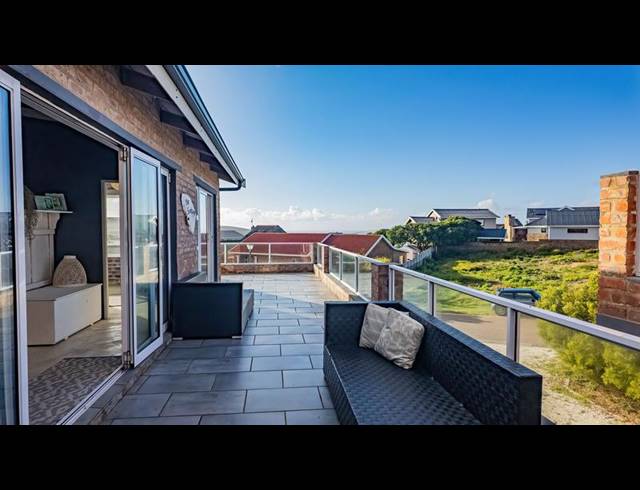 4 BEDROOM HOUSE FOR SALE IN JONGENSFONTEIN
